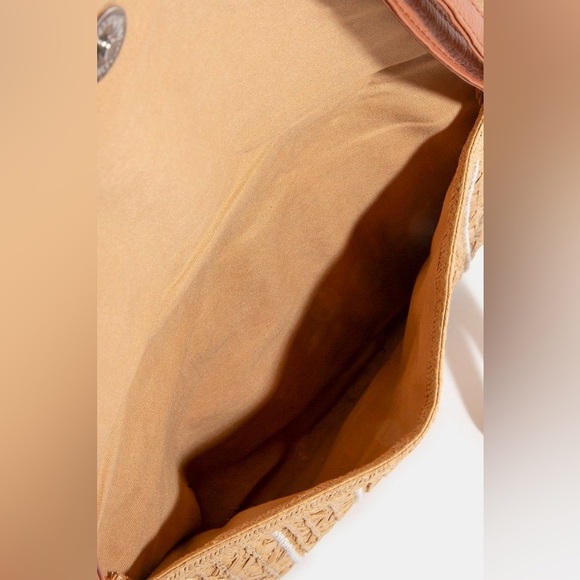 🔥SOLD OUT - Fame Stitch Detailed Straw Crossbody Bag - Picture 4 of 5